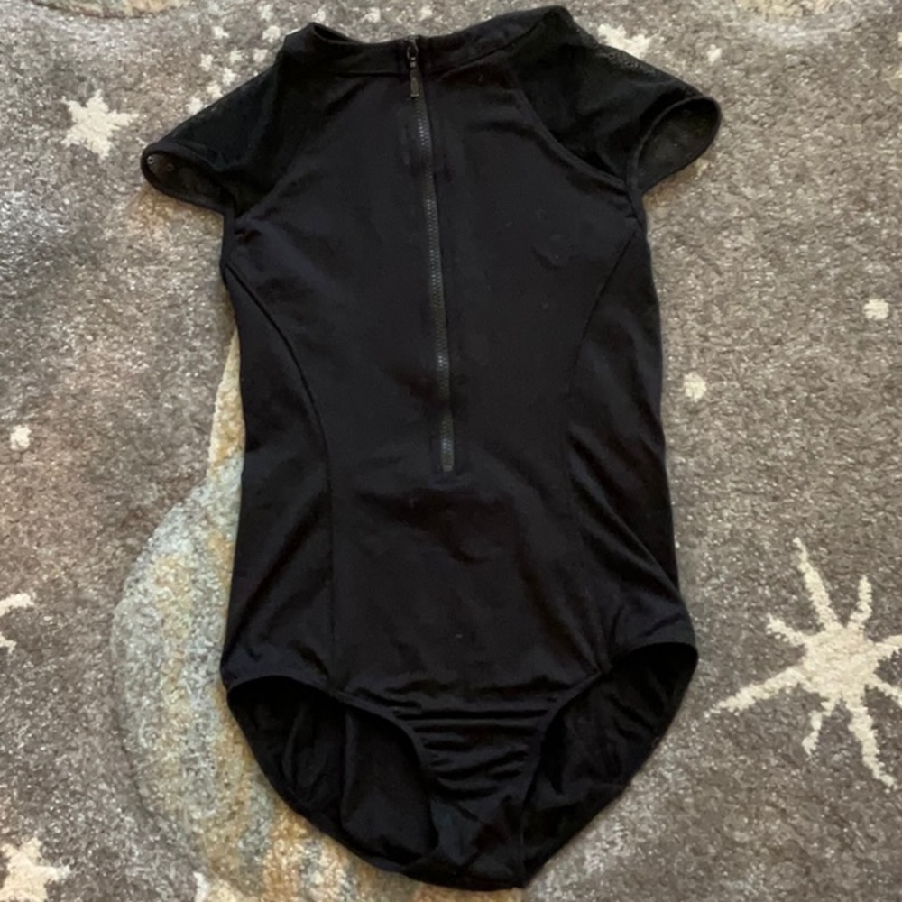 Bloch leotard for girls mesh flower back and zipper in front size: youth small